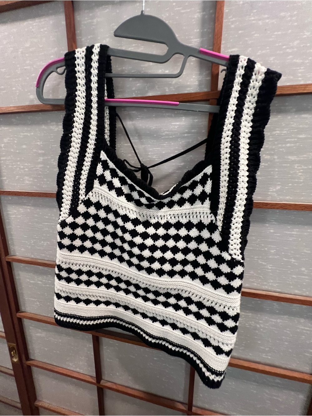 DR2 Black and White Crochet Checkered Crop Tank